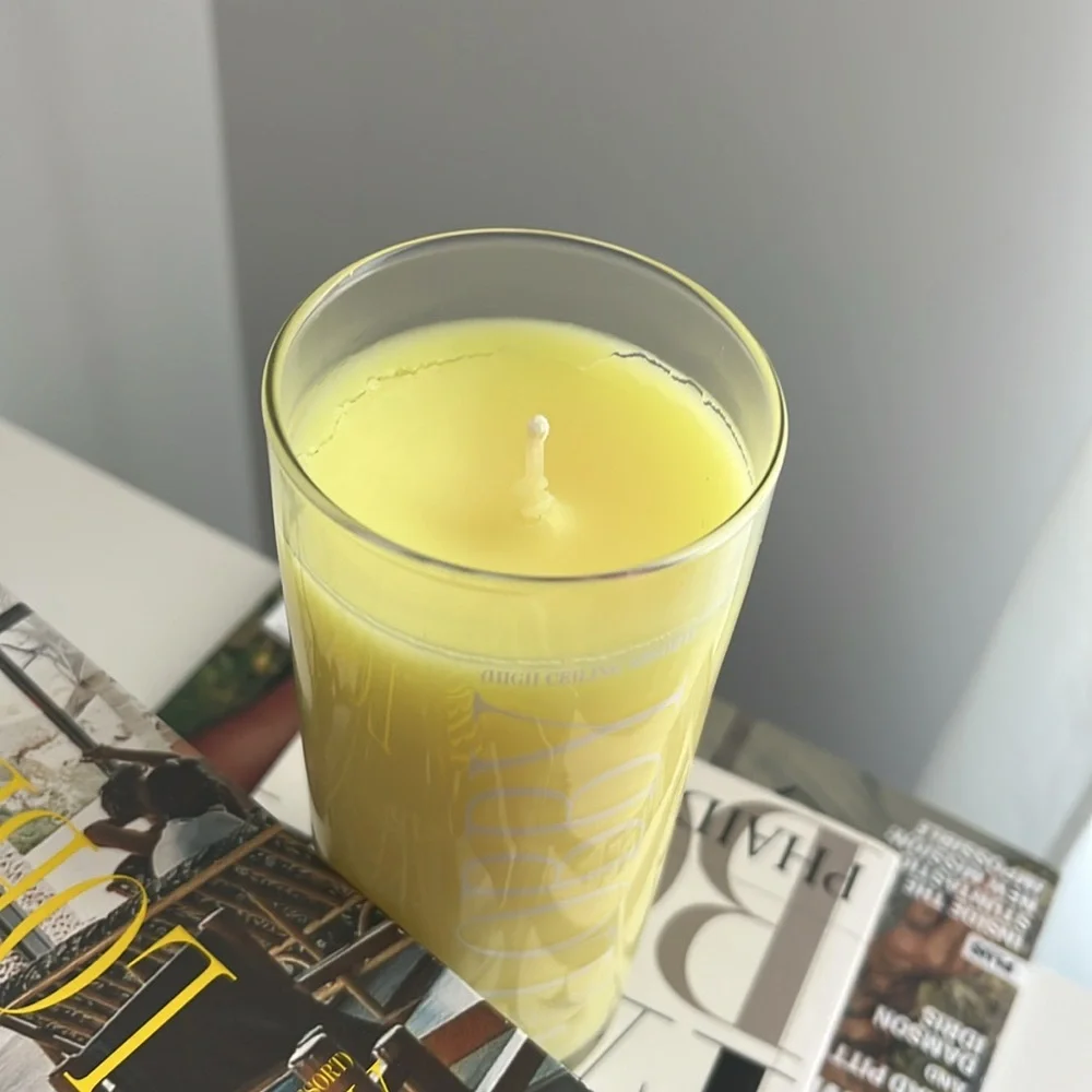 Vacation Lobby Candle - Picture 3 of 3